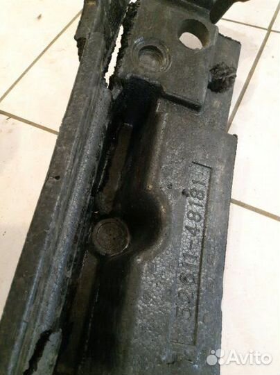 Наполнитель (абсорбер ) бампера передний Lexus Rx