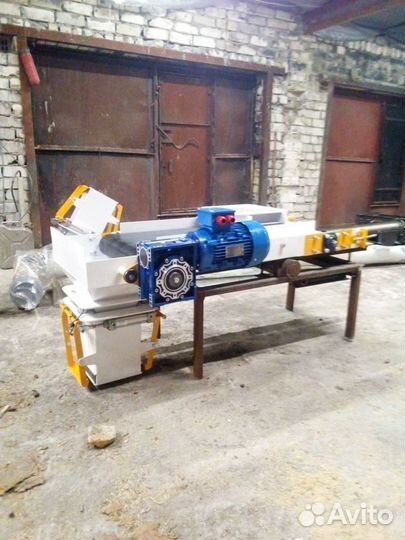 Дозатор весовой фасовщик в мешки щебня песка торфа