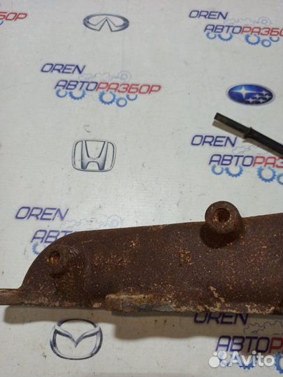 Выпускной коллектор правый Toyota Land Cruiser 200