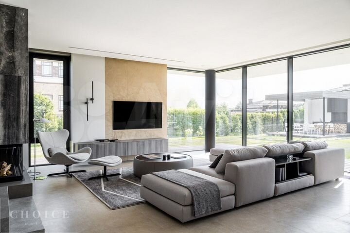 Коттедж 336 м² на участке 10 сот.