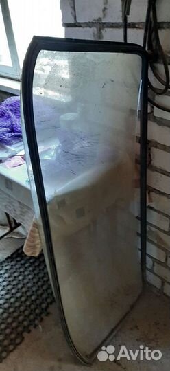 Стекло задее