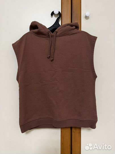 Толстовка без рукавов