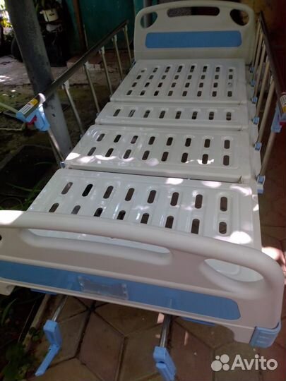 Медицинская кровать для лежачих больных