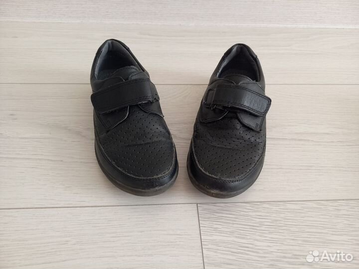 Продам туфли на мальчика