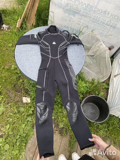 Гидрокостюм