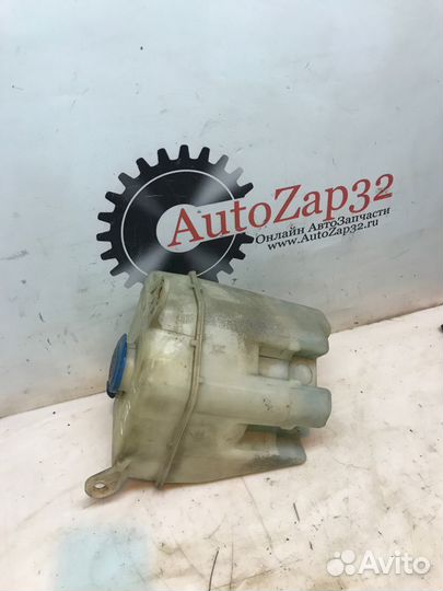 Бачок омывателя Kia Rio 1