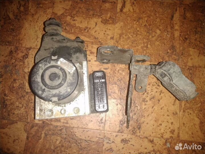 Блок ABS 1K0 907 379 AK Skoda Octavia 2010