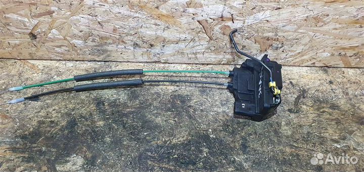 Замок двери задней левой Hyundai i20 2008-2014