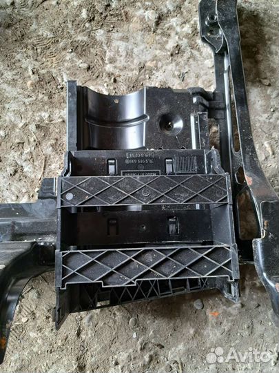 Кронштейн сидений Porsche Cayenne 955