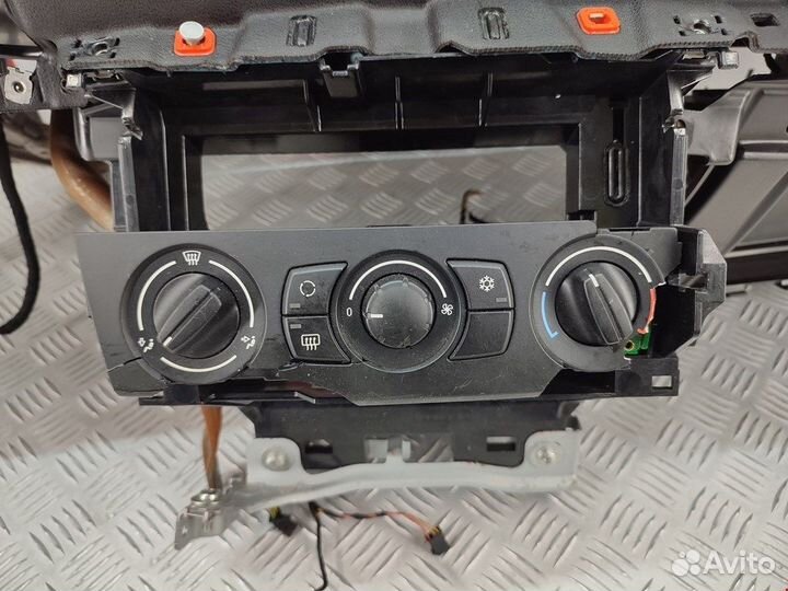 Торпедо для BMW 1-Series (E81/E82/E87/E88)