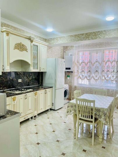 2-к. квартира, 75 м², 1/10 эт.