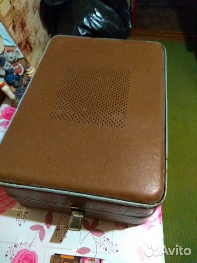 Проигрыватель виниловых пластинок