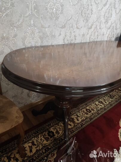 Стол обеденный