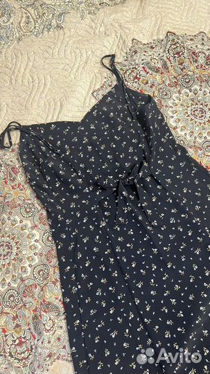 Сарафан темно синий в цветочек на тонких лямках