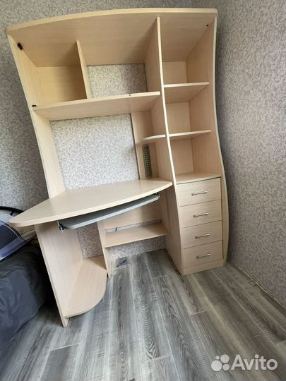 Компьютерный стол