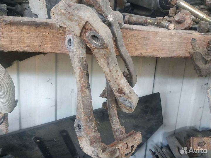 Суппорт саненг Муссо