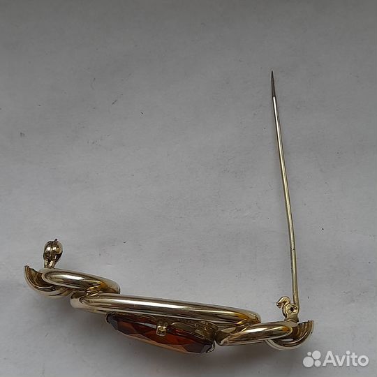 Антикварная позолоченная брошка бесподобная