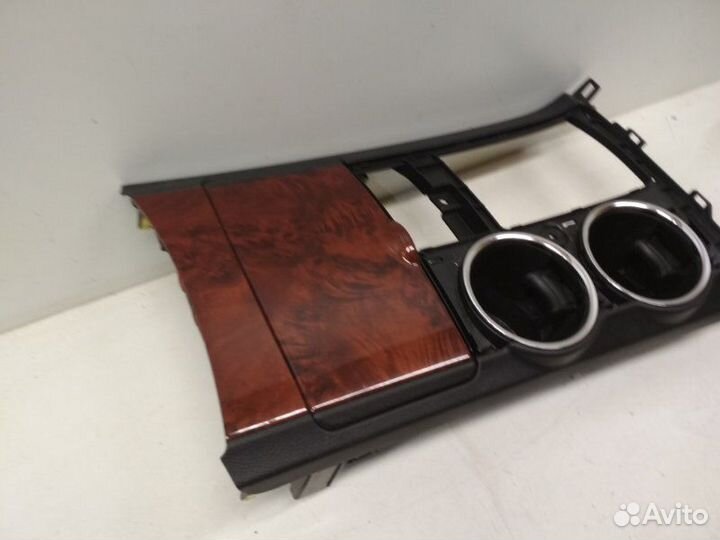 Панель центральной консоли передний Toyota