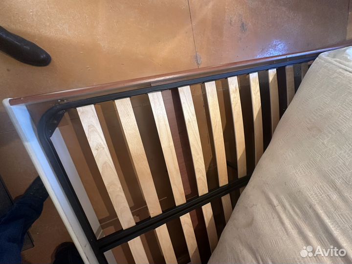 Кровать двухспальная