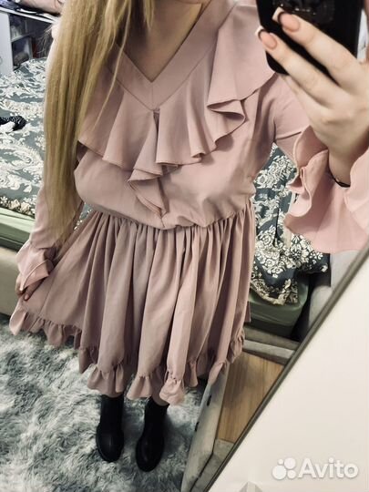 Платье розовое