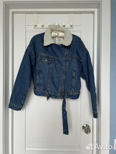 Джинсивая куртка шерпа pull&bear