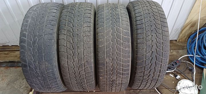 Toyo Winter Tranpath S1 2.25/65 R17