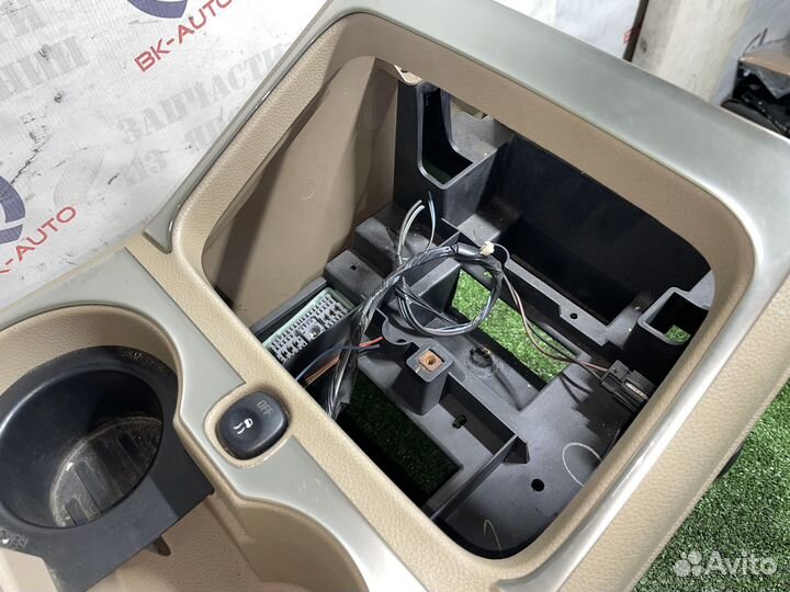 Центральная консоль Ford Expedition 2 U222 2003г