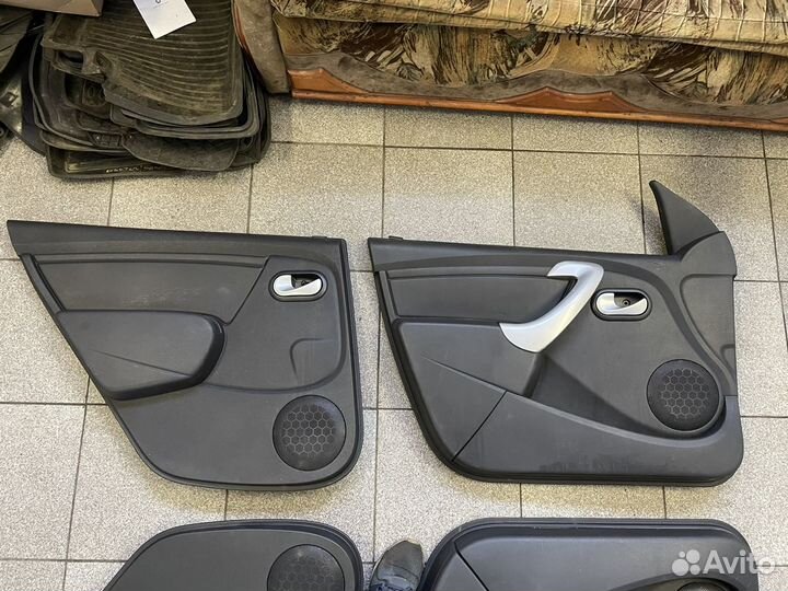 Обшивка дверей перед/зад Renault Sandero Stepway