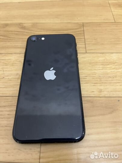 iPhone SE, 64 ГБ