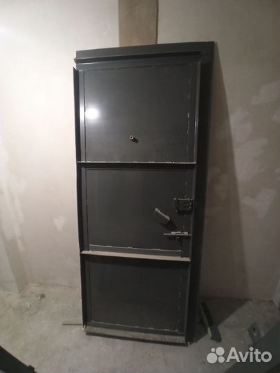 Дверь входная металлическая