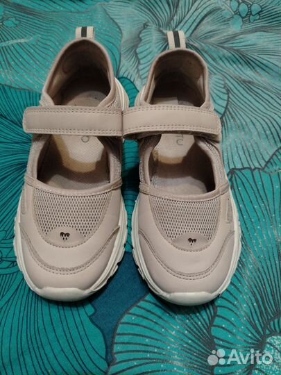 Сандалии для девочки