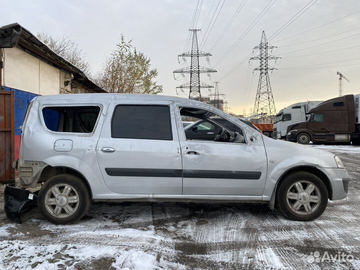 LADA Largus 1.6 МТ, 2014, битый, 138 000 км