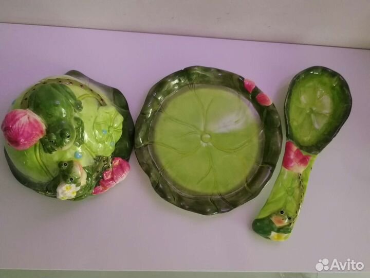 Набор посуды Лягушки США