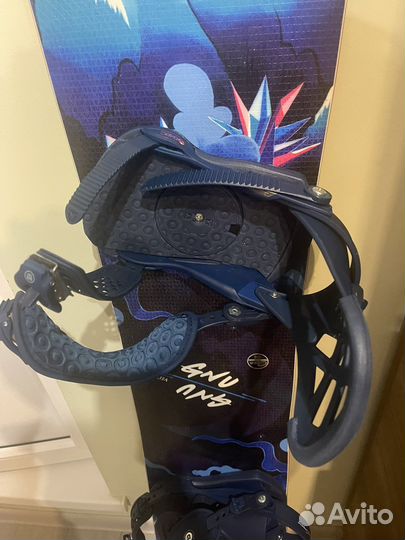 Сноуборд с креплениями и чехлом
