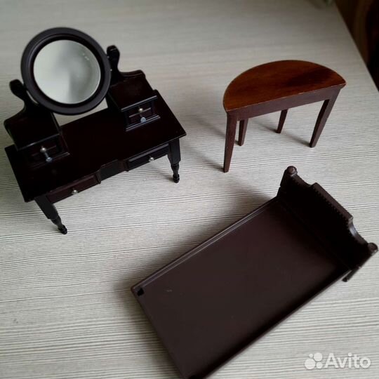 Мебель для кукольного домика