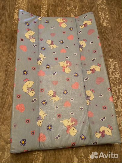 Пеленальная доска на кроватку