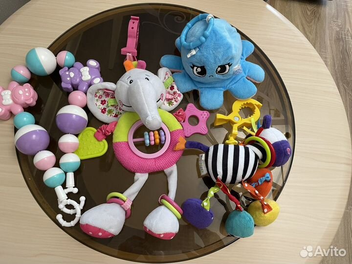 Игрушки на коляску и кроватку 4 шт