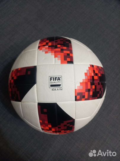 Футбольный мяч adidas telstar fifa 2018