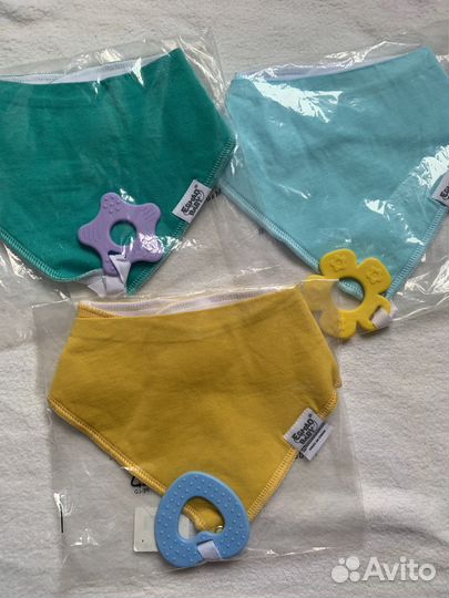 Слюнявчик нагрудник новый