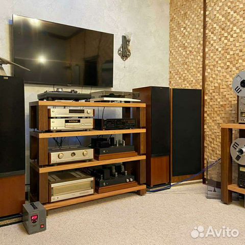 Стойка большая из массива для аппаратуры