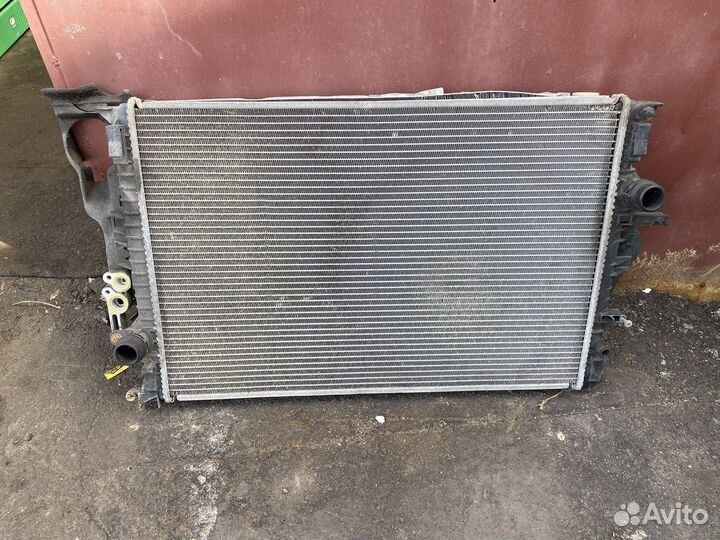 Радиатор охлаждения volvo s60 2
