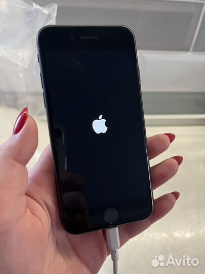 Телефон iPhone 8 64 gb