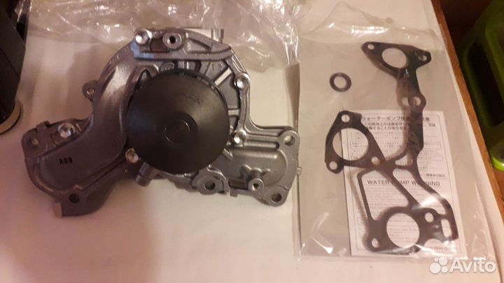 Помпа Mitsubishi 6G72 aisin новая
