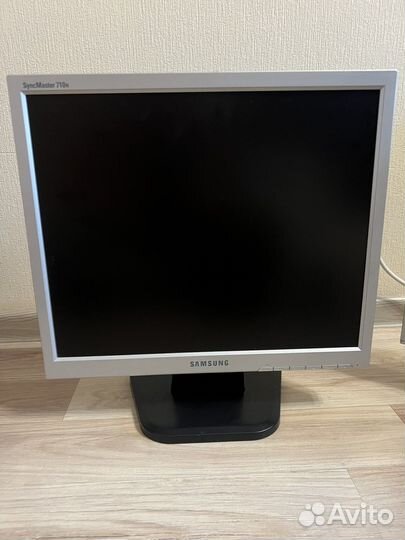 Мониторы Samsung E1920NR, 710N