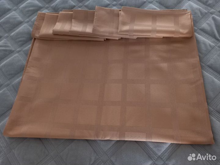 Скатерть и 6 салфеток