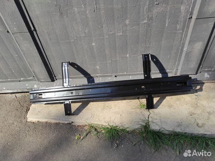 Усилитель заднего бампера на Hyundai Solaris 2014