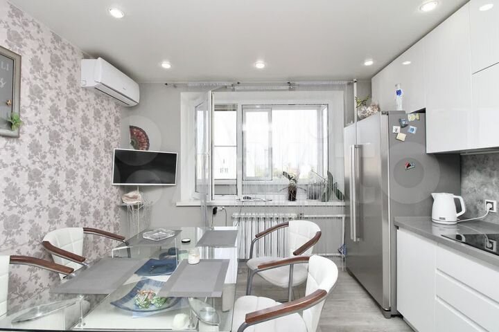 4-к. квартира, 109 м², 9/9 эт.