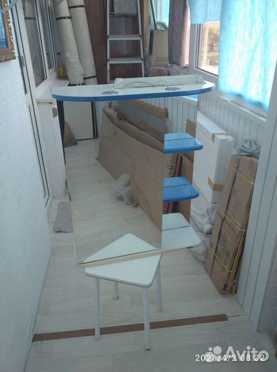 Подвесной шкаф