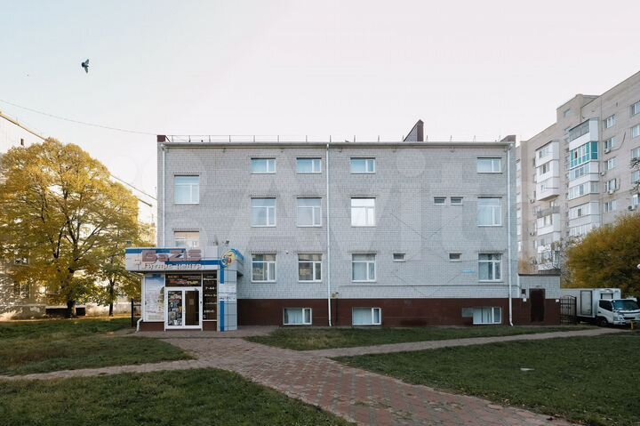 Здание, 883.7 м²