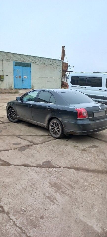 Toyota Avensis: фото владельца